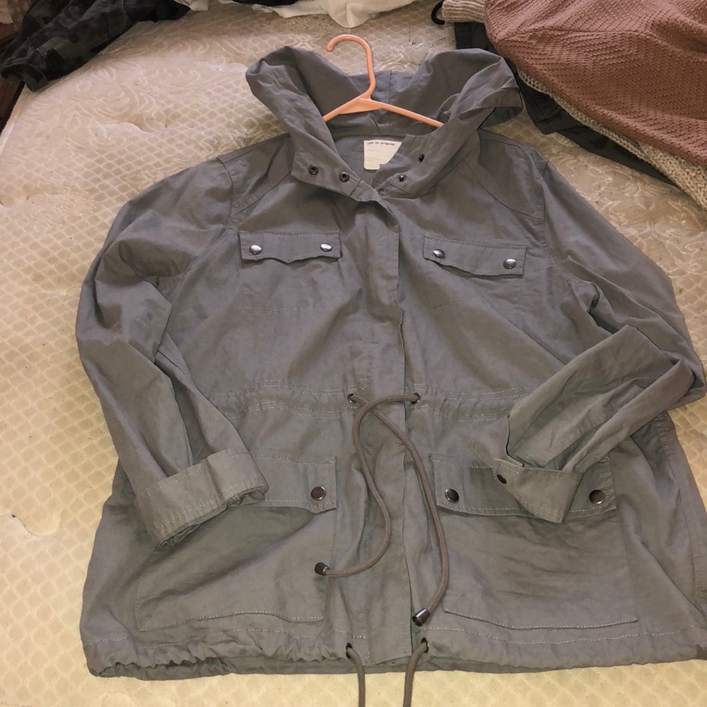 Grey jacket w hoodie